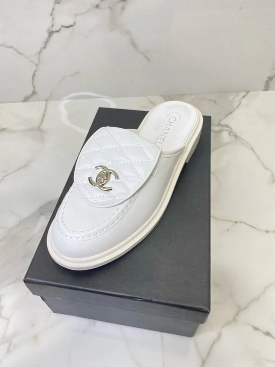 CHANEL Quilted Turnlock Logo Mule Slip-On Lambskin Slide Sandals Women's Size 39 - Picture 11 of 15